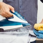 È sicuro usare un ferro da stiro su una tovaglia di plastica?