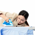 Quali sono le principali caratteristiche da cercare in un ferro da stiro?