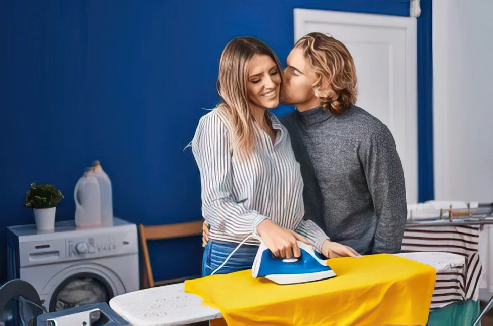 Stirare le magliette in modo professionale a casa