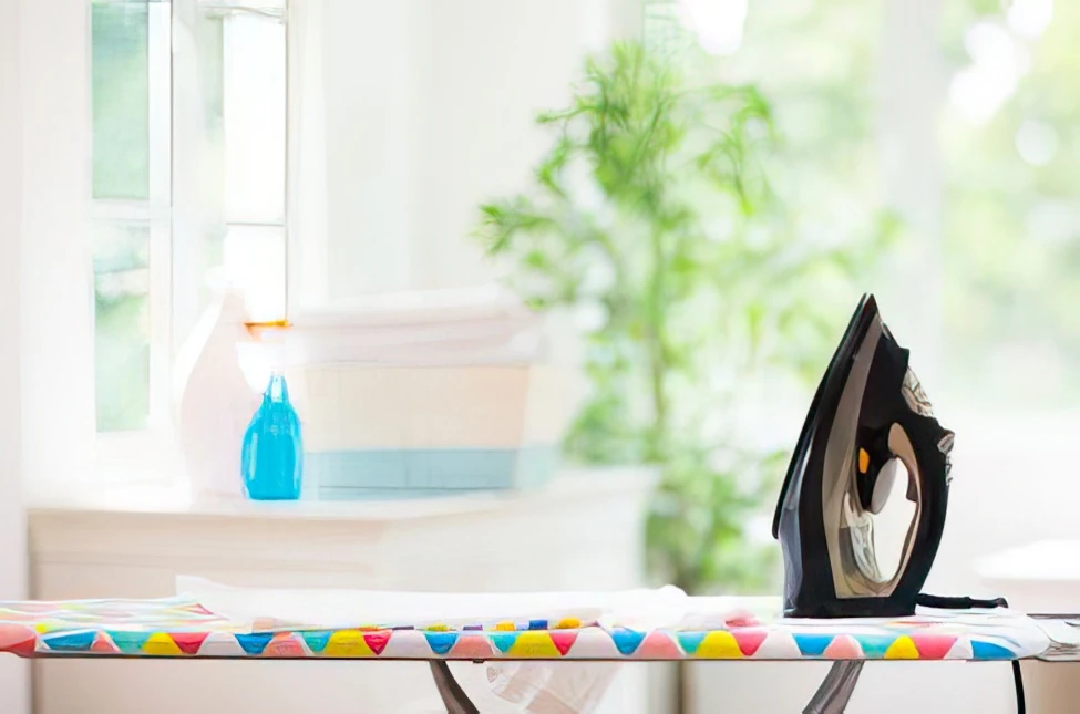 Come si stirano il carré e le spalle di una camicia?