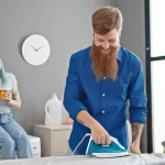 Quali sono i metodi per stirare la biancheria senza utilizzare il ferro da stiro?