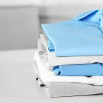 Stirare i vestiti di velluto: consigli e precauzioni.