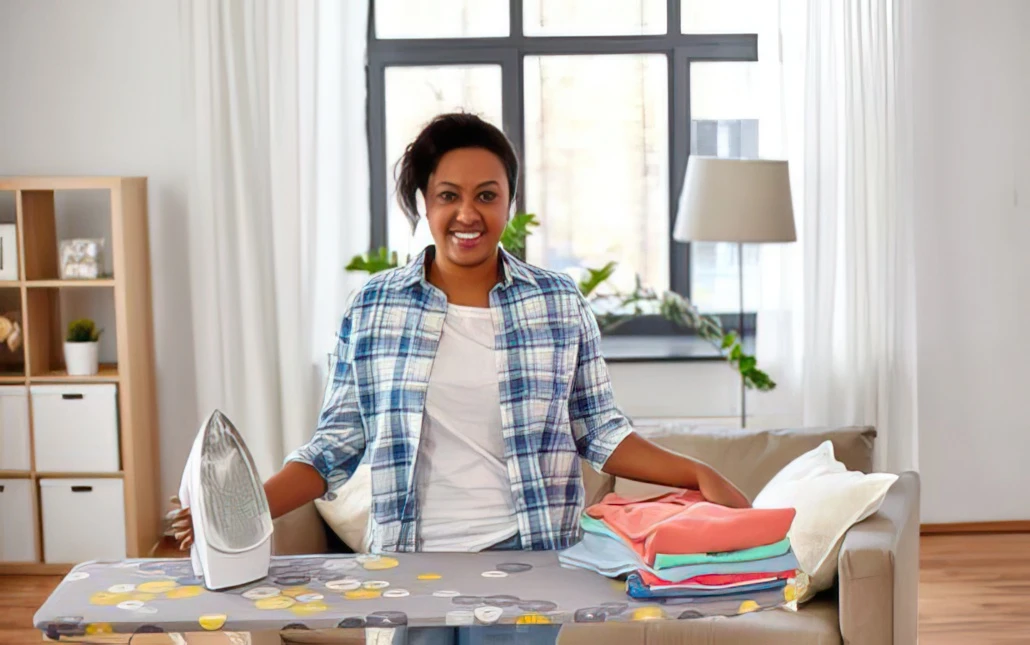 Come stirare una camicia a righe senza incrociare le linee?