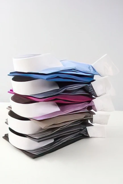 Stirare i vestiti di damasco: consigli e precauzioni.