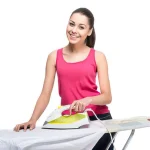 Stirare i vestiti di taffetà: una guida completa. 2 Stirare i vestiti di taffetà: una guida completa.