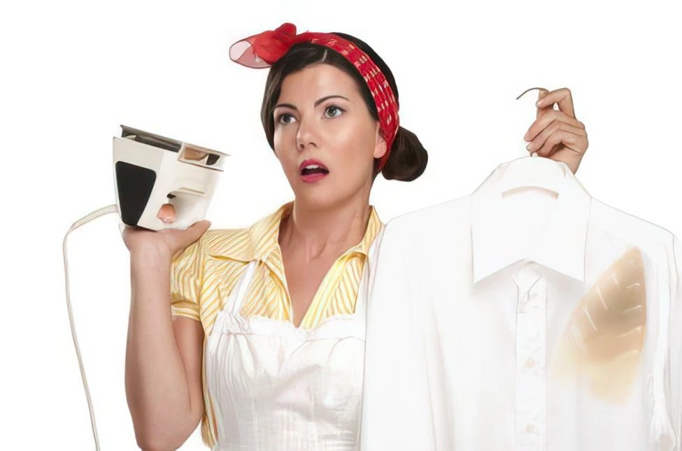 Quali sono i consigli per stirare gli indumenti in maglia senza deformerli?