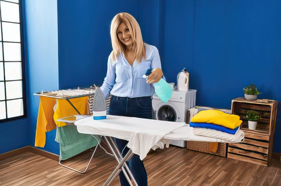 Come stirare i pantaloni senza rovinare la piega al centro?