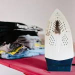 Quali sono i trucchi per stirare gli abiti a fiori senza pieghe evidenti? 1 Quali sono i trucchi per stirare gli abiti a fiori senza pieghe evidenti?