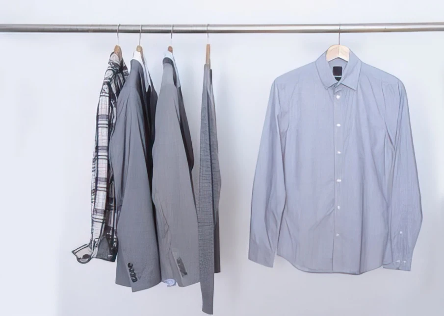 Come stirare correttamente una gonna in pelle senza rovinare la superficie?