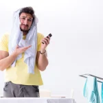 Quali sono i consigli per stirare i capi particolari con ricami o paillettes?