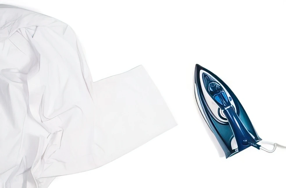 Come stirare i pantaloni di velluto senza lasciare aloni sul tessuto?