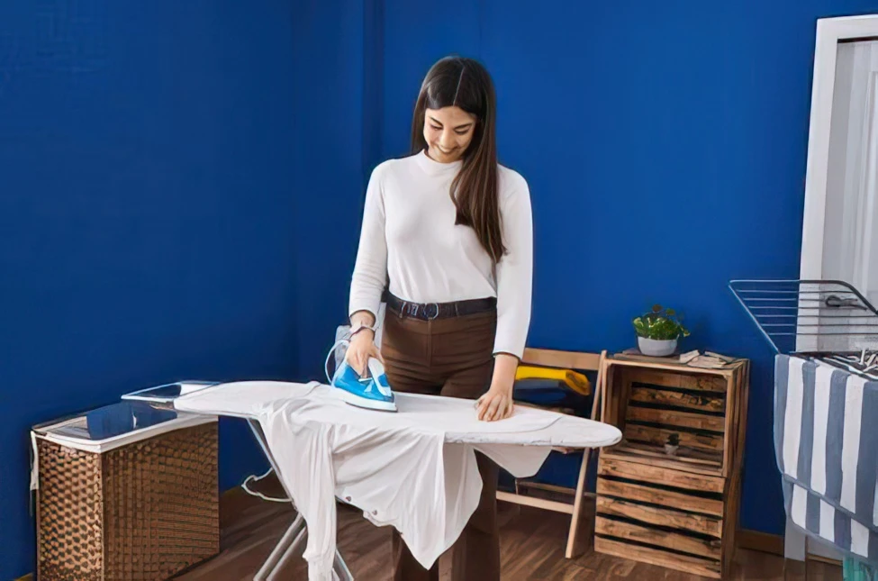 Stirare i vestiti di satin: tecniche e consigli.