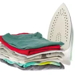 Come si stira una camicia con pieghe o volant?