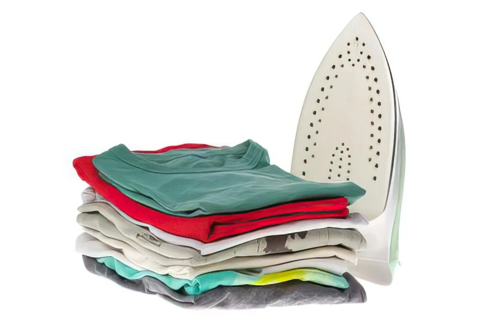 Come si stira una camicia con pieghe o volant?