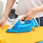 Come stirare una camicetta con le pieghe senza danneggiarle? 2 Come stirare una camicetta con le pieghe senza danneggiarle?