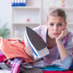 Quali sono i trucchi per stirare i vestiti di raso senza rovinarne l'aspetto liscio? 2 Quali sono i trucchi per stirare i vestiti di raso senza rovinarne l'aspetto liscio?