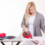 Quali sono i trucchi per stirare senza pieghe?