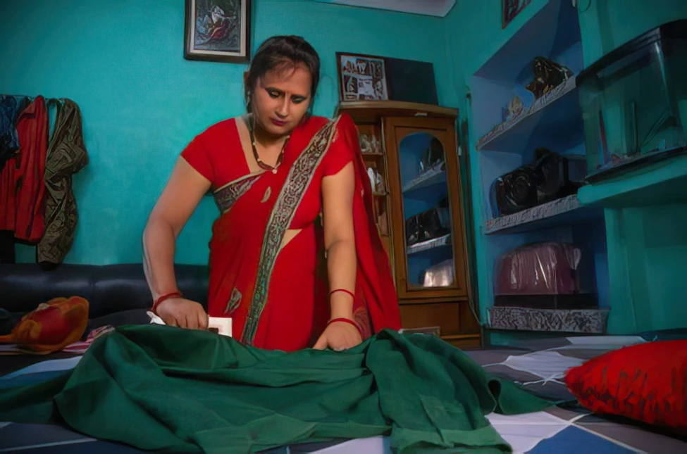 Come stirare una camicia con bottoni in modo che restino allineati?